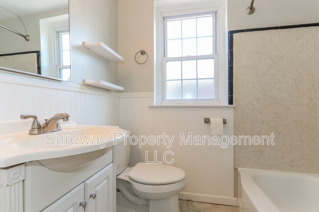 Building Photo - 241 Westpark Ln