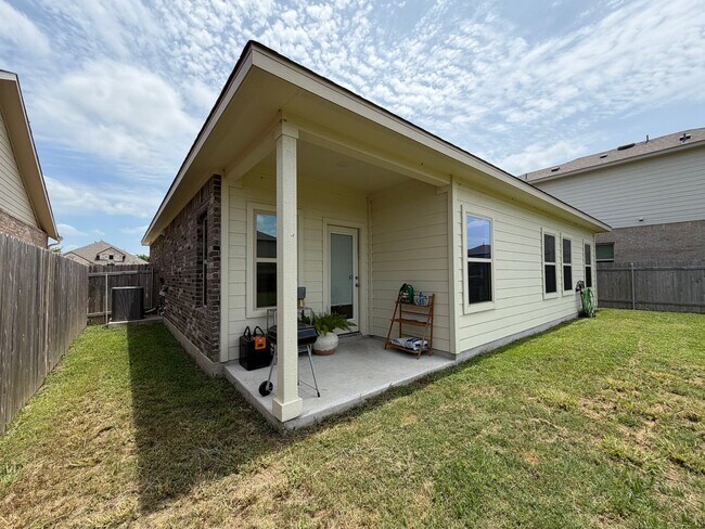 Building Photo - 18200 Emu Ln