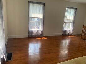 Building Photo - 75 Centre St