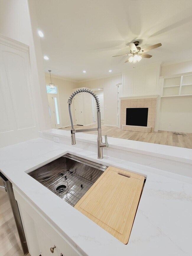 Building Photo - Lots Of New in Marlborough Manor w/ 3 Car Garage