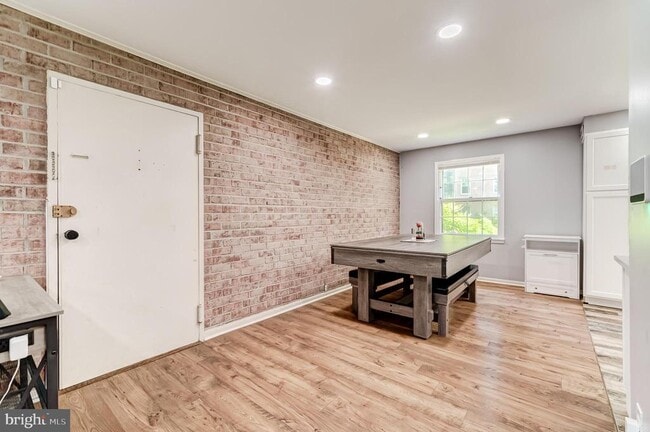 Building Photo - 6012 Westchester Park Dr