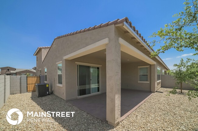 Building Photo - 14033 W Desert Flower Dr