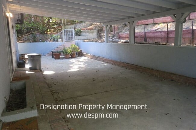 Building Photo - 4584 Cleland Ave