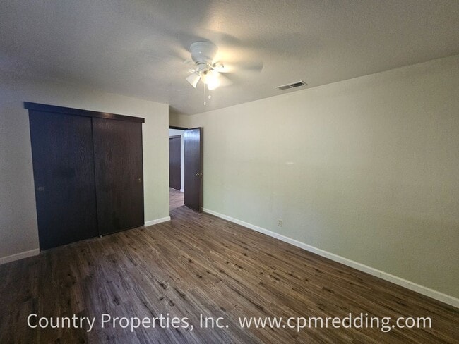 Building Photo - Price Reduced! Spacious House with Landsca...