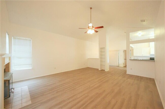 Building Photo - 8200 Cahill Dr