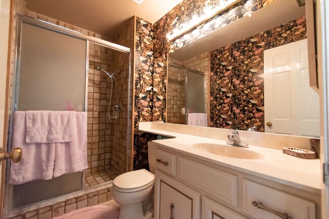 Building Photo - Spacious and Bright Townhome in Amazing Park like Community with Cupertino Schools and Large 2 Ca...