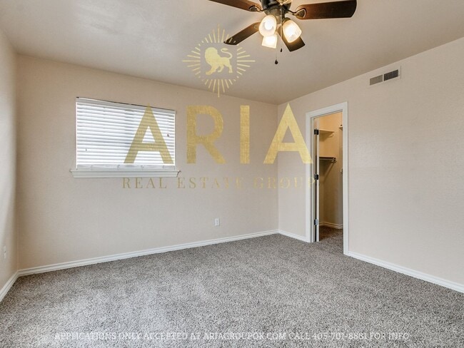 Building Photo - *639-641 Welston Cr.