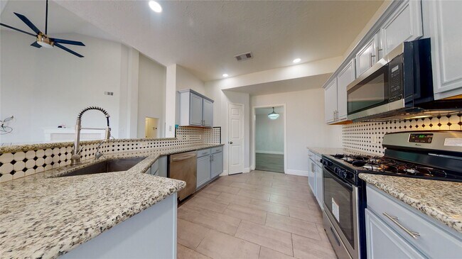 Building Photo - 15319 Cobblestone Point Ct