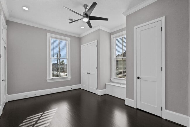 Building Photo - 313 14th St
