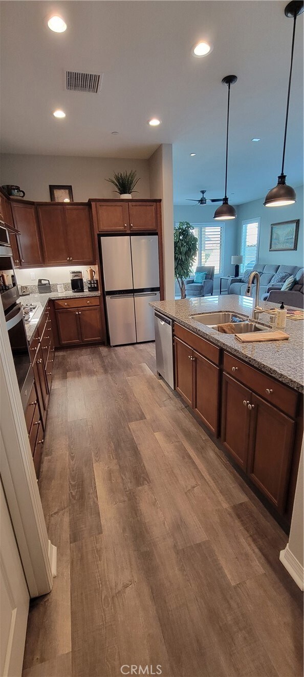 Building Photo - 82 Burgundy