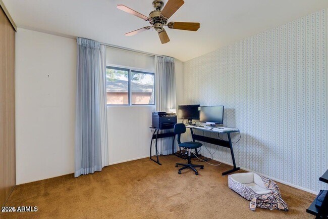 Building Photo - 1536 E Gemini Dr