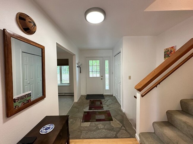 Building Photo - Fully Furnished 3BD/3BA Home with Solar Power