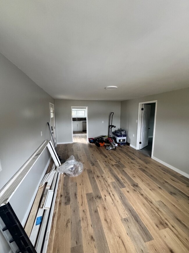 Building Photo - 5361 E Pleasant Valley Blvd