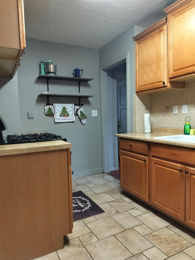 Building Photo - 519 Utah Ave