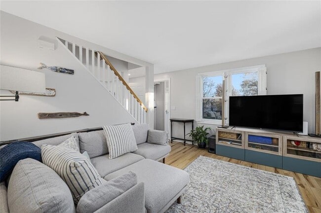 Building Photo - 208 Marlborough St