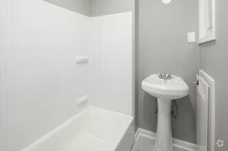 Building Photo - 4901 Oxford Ave