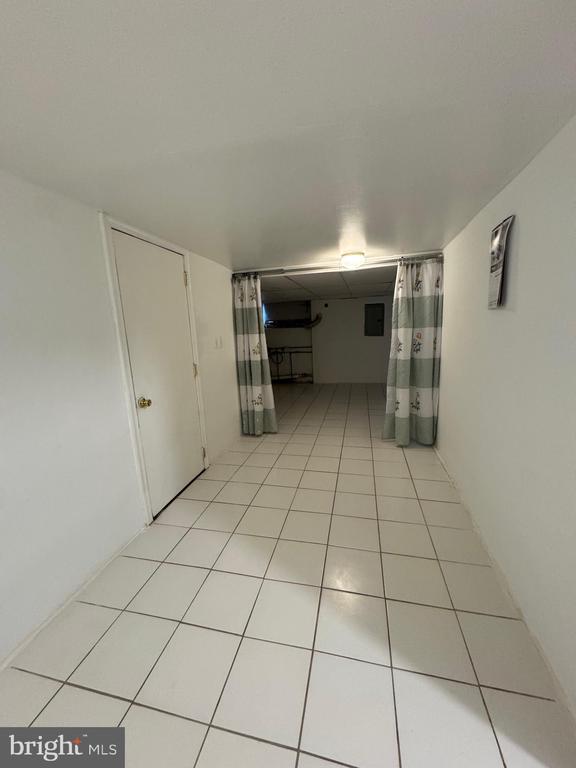 Building Photo - 2707 S 9th St