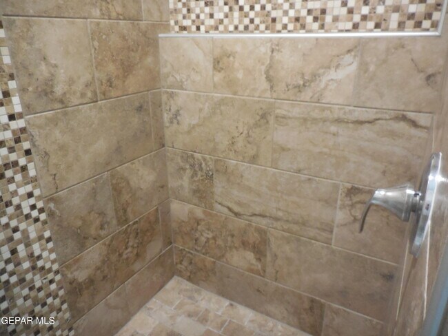 Building Photo - 7316 Glacier Dr