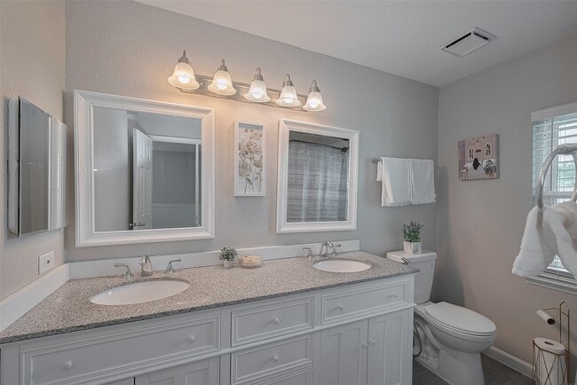 Building Photo - 3426 Hidden Creek Dr