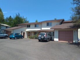 Building Photo - 875 NW Oak Ave