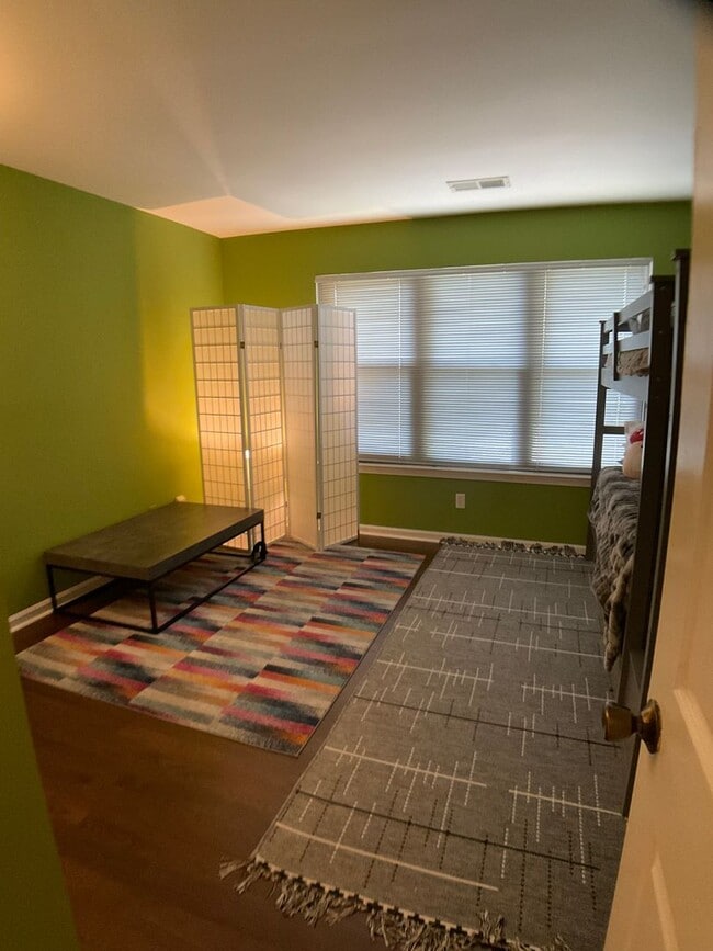 Building Photo - Spacious Condo in Brandon Ridge!