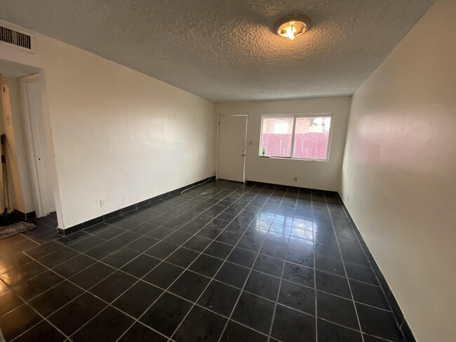 Building Photo - 1108 Monterey St