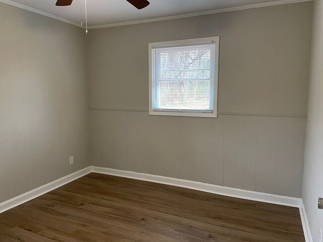 Building Photo - Two Bedroom Duplex in Lincolnton