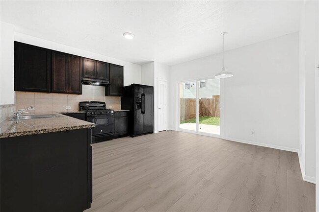 Building Photo - 18218 Tuscana Shores Dr