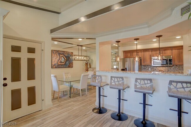 Building Photo - 555 E Silverado Ranch Blvd