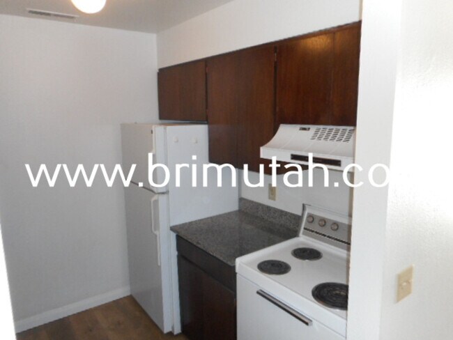 Building Photo - 292 100 E