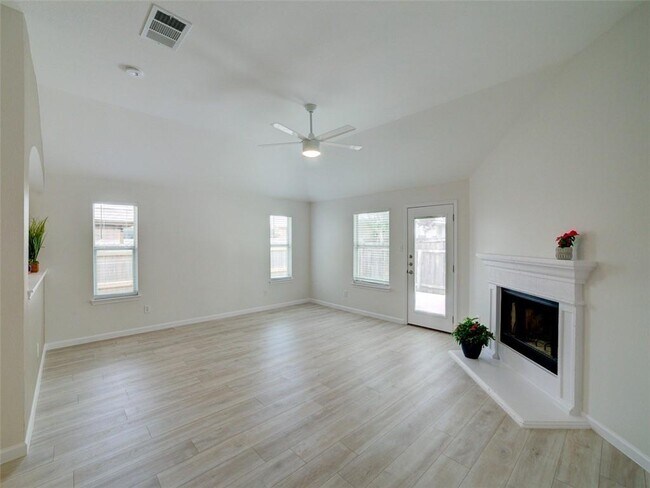Building Photo - 1016 Zeus Cir