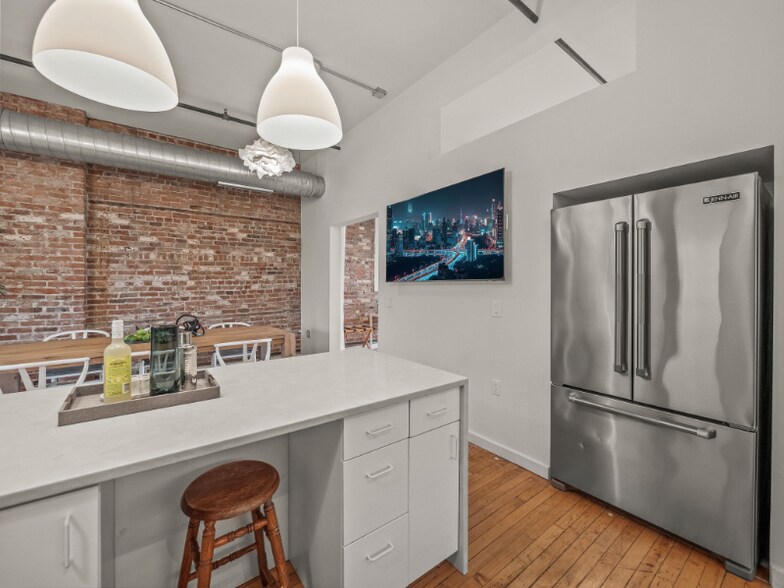 Building Photo - 1410 Gratiot Ave