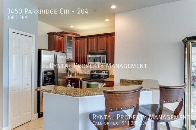 Building Photo - 3450 Parkridge Cir