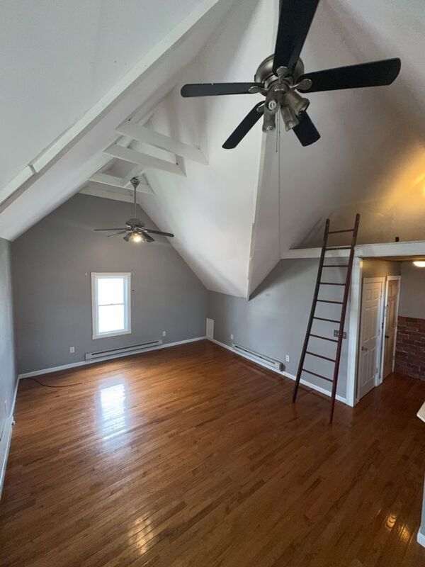 Building Photo - 746-748 River Street