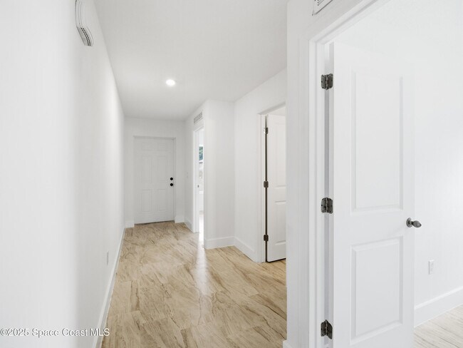 Building Photo - 1332 Giddings St