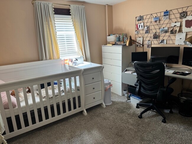 Building Photo - 265 E Markison Ave