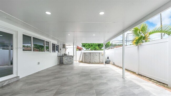 Building Photo - 11421 SW 84th St