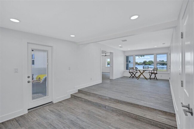 Building Photo - 4321 Sunrise Dr S