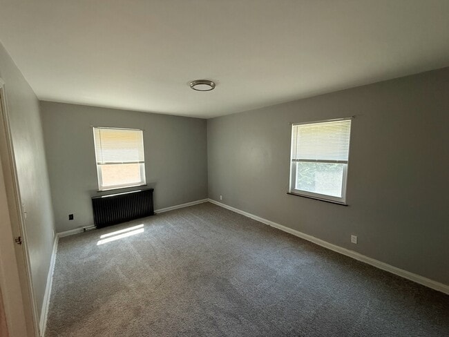 Building Photo - 3135 Mozart Ave