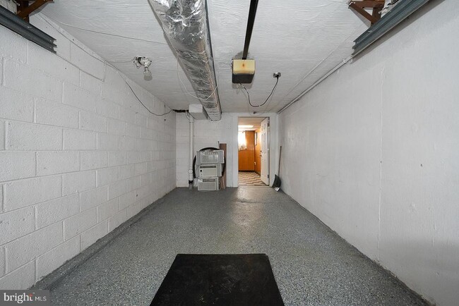 Building Photo - 130 Ivy Ct