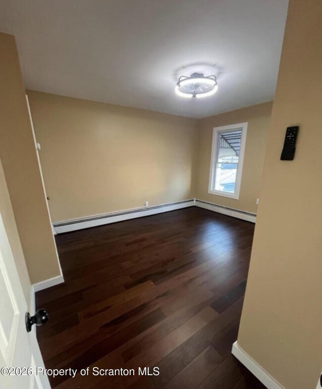 Building Photo - 129 S Blakely St