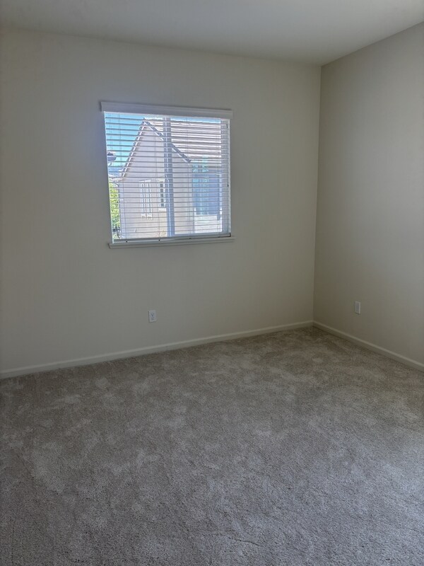 Building Photo - 5558 Kennedy Pl