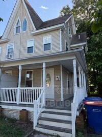 Building Photo - 712 N 4th St.