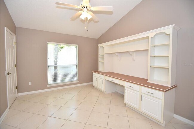 Building Photo - 11 Deerfield Ct