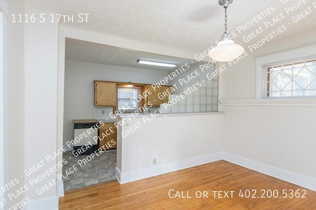 Building Photo - 1116 S 17th St