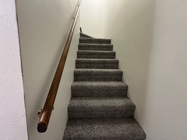 Building Photo - Spacious, three level, 4 Bed 2.5 bath Townhome in Ammon right behind the Walmart on Hitt.