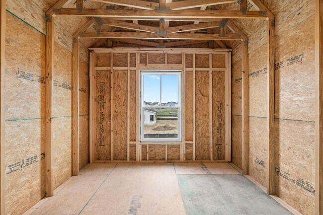 Building Photo - 453 Friendly Ave