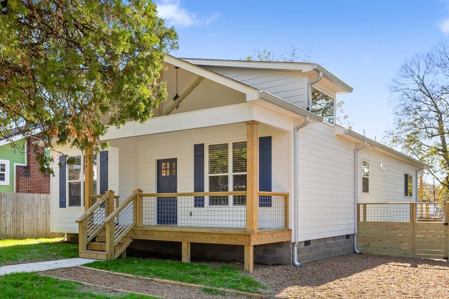 Building Photo - 2006 E 14th St