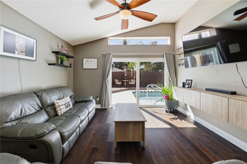 Building Photo - 7044 Woodhall Ave