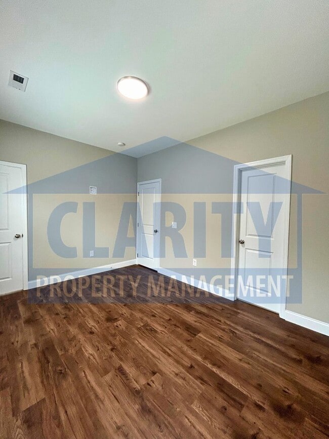 Building Photo - Two bedroom townhome in great, central location!